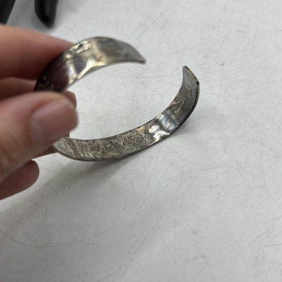 Silver Tone Engraved Bangle Bracelet Cuff Love Is Patient 1 Corinthians Verse - Picture 3 of 8